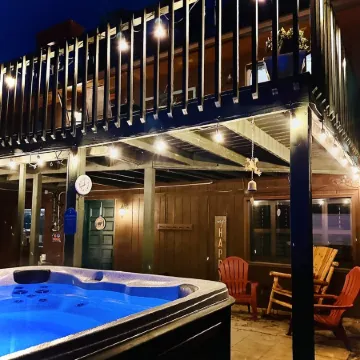 Enjoy Colorado with Soaring Pines, Wildlife & 6 Seat Hot Tub.