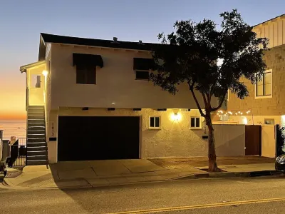 Steps to the beach,Newly remodeled Ocean Views, luxury living at its best! Hotels near BevMo!