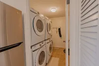 Sweet Retreat W/ 2 King Rooms - Pet & Family Friendly! Fenced in yard Hotels in Midland