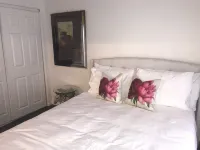 Beautiful  Vacation Townhome Hotels in Tustin