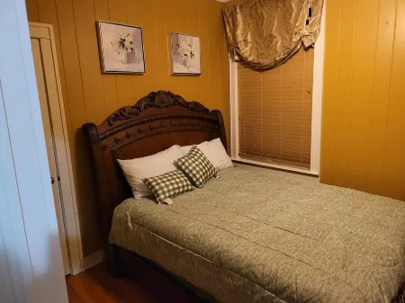 4. Spacious historic home in Lake Guntersville