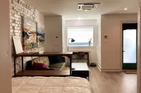 Renovated Boutique Studio in DC /Free Street Parking Hotels in Atlas District