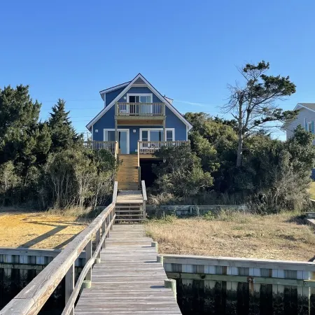 Emerald Isle, NC!  Sound Front Cottage - 3 minute walk to beach!!