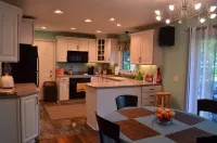 Summer Dates open near Lake MI & Downtown! Deck, Grill, Fire Pit & Cornhole!