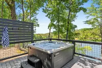 Modern Lakefront Cabin: Hot Tub, Kayaks & Bonus Mini Cabin!