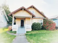 3Br/3BA Base, Expand to 6Br for Extra Cost, Sleeps up to 14, Central & Cozy Home