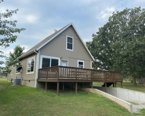 Cedar Lodge is quaint rustic lodge with modern amenities. Relaxing and warm! Hotels in Cedar County