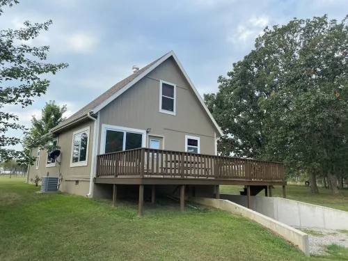 Cedar Lodge is quaint rustic lodge with modern amenities. Relaxing and warm!