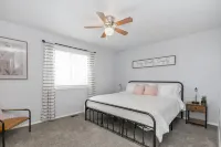 Cozy Cottage: relaxing retreat, pet and family friendly