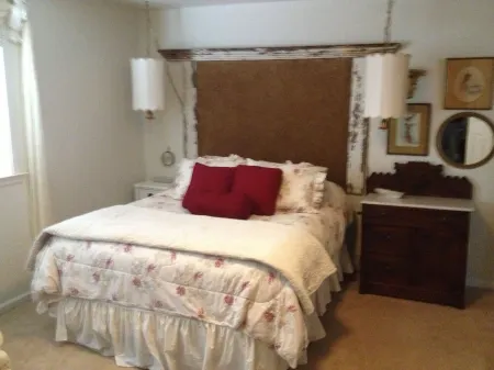 Foresthill Getaway is located in town and close to many wedding sites.