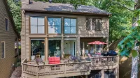 Serene Getaway: Your Ideal Retreat with Lakeside Views