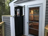 Treehouse near Bar Harbor. Luxurious and private!