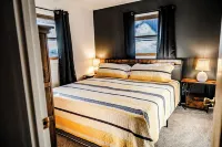 One-Level 2Bd/2BA Pet-Friendly Cabin in the Center of Maggie Valley!