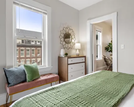 Garden Getaway 2BR Minutes to Salem, Beach, and train to Boston! ビバリーのホテル