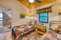 Amazing Views! Hot Tub, Dog Friendly, Game Room, Peloton!