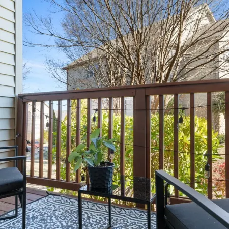 Lakeside Clemson Condo With 4K/Surround Sound/Xbox/Coffee Bar/Private Bathrooms