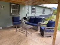 4 min 2 Casino, Romantic Getaway, Soaking Tub, 2 King Beds, Near Polar Express