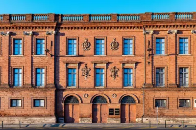 INGRES Large, very quiet studio in the heart of town.