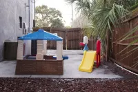 Secluded Tampa Retreat, Private Pool + Backyard