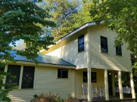 Mount Mansfield Cottage Cozy 3 Bedroom near Smugglers Notch Các khách sạn ở Underhill