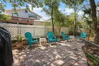 2 Bed/2.5 Bath Townhome In Gorgeous Timeless Amelia Island Steps from the Beach Hotels near Pelindaba Lavender Amelia Island