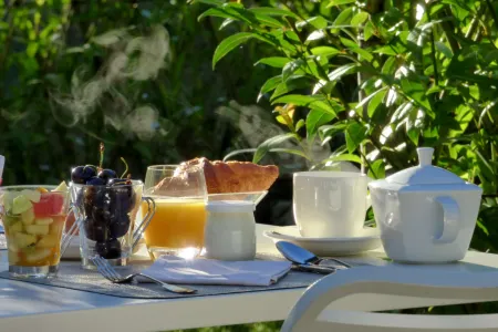 Hôtel la Tonnellerie Отели в г. Сен-Лоран-Нуан