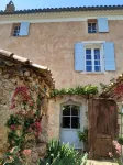 Elégante Bastide du XVIIIe siècle en Provence avec vue et piscine privée