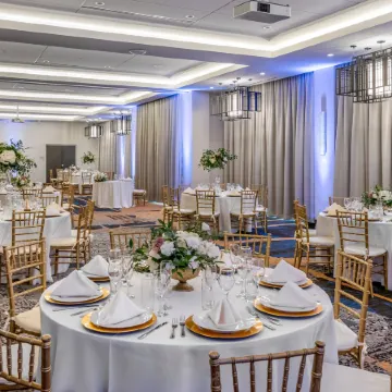Courtyard Fort Lauderdale Downtown Отели рядом с достопримечательностью «Глав. библиотека и культурный инфоцентр Броварда»