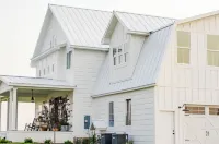 Peaceful Luxury Farmhouse Stay in Rexburg - Sleeps up to 22 people Hotels near Yellowstone Bear World