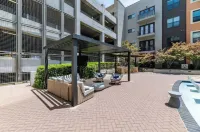 Lux 2Bed Studio  Prime Location  Pool  Gym