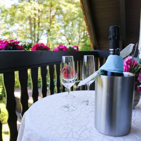 Small and very individual chalet with a special charm right on the lake...