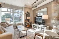 LAKESIDE URBAN INN . . . truly a HIDDEN GEM on the LAKE in Downtown Tualatin!!!
