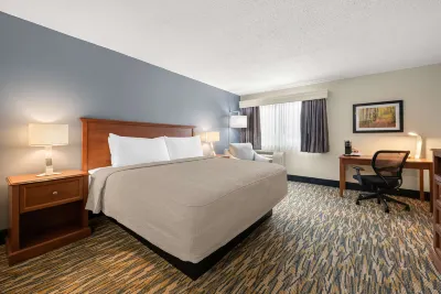 Best Western Inn Hotels near Cedar Side Walking Trail