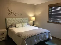 Sunflower House on Lake Wissota Hotels in Anson