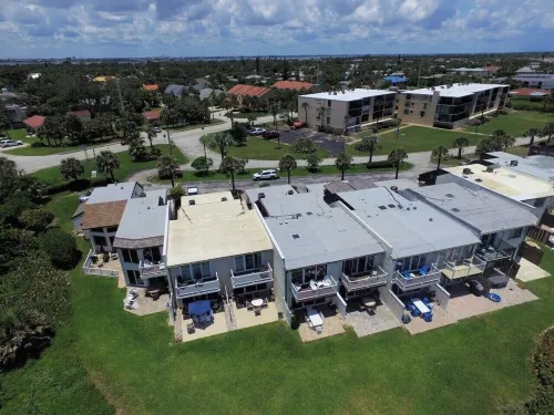 Surf shack on the beach,  direct ocean. Hotels in Indialantic