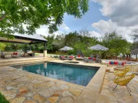 LOCATION!!  Lake Travis Waterfront~Pool, Spa, Outdoor Kitchen, Location - Pools
