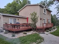 Premier Vacation Rental close to everything, pet friendly, WIFI, tasteful decor