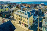 Beautiful downtown retreat, walk everywhere!