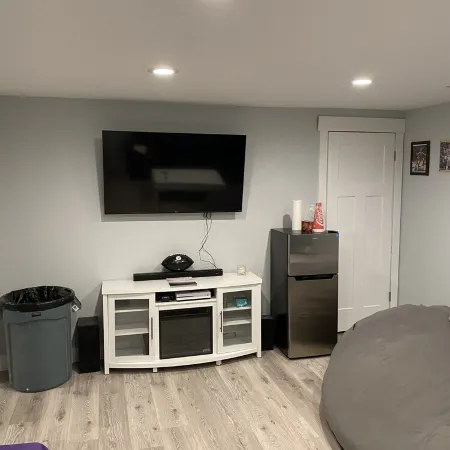 Nice, New 2 Bedroom, Orem State Street, close to UVU/BYU