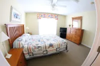 Pet friendly Leeward Cottage: Only a Few Steps to the Beach - 2성급