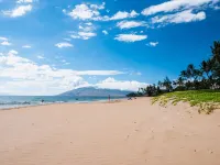 Pool View, 5Min Walk to Charley Young or Kam 1  Beach, Luscious King-Bed. AC