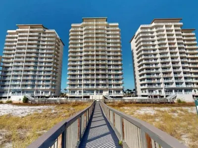 3-bedroom 12th floor condo in Navarre with amazing views! 나바르 비치 시 투르틀 컨저베이션 센터 주변 호텔