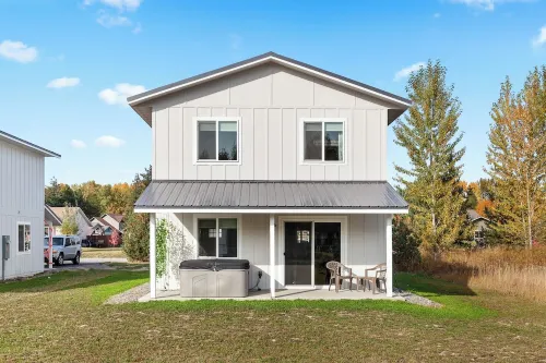 Mtn View Getaway - w/ Hot Tub, Close to Schweitzer