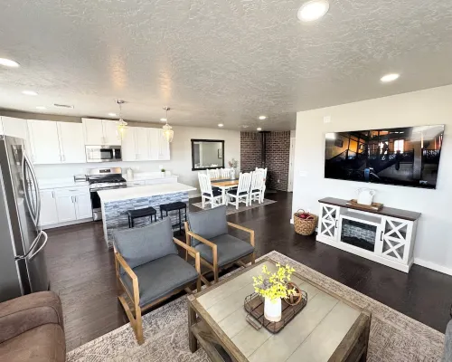 Private Upstairs Apartment with Game Room on 5 Acre Ranch Hotels in Gem County