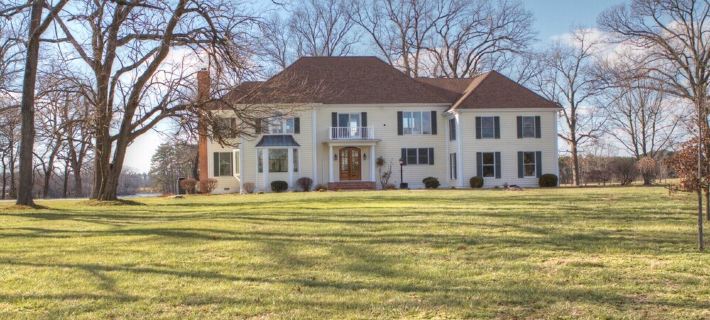 Beautiful, Open floor plan, amazing sunset views,Waterside Pool, Pier, 6+ac Hotels in Talbot County
