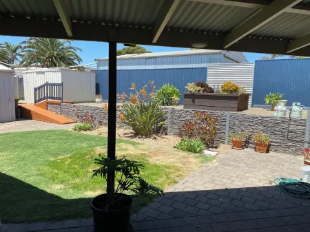 Beachfront Tickera Roundhouse - sea views inside and out - peaceful family home