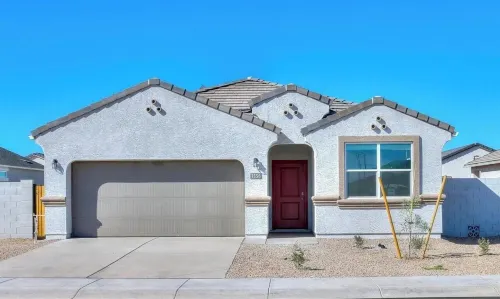 Pristine 3 bedroom w/office in central Casa Grande close to shopping and more!