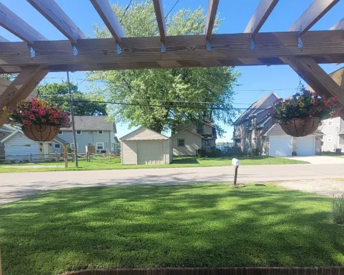Pergola Place - Lake Access, 2 Bedroom, Sleeps 4, Pet Friendly Hotels in Lenawee County