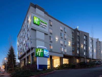 Holiday Inn Express & Suites SEATTLE-SEA-TAC AIRPORT by IHG
