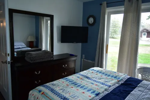 Sunrise Beach Oscoda - Lake Huron | Condo |Sleeps 8 |  3BR/2BA | Private Beach